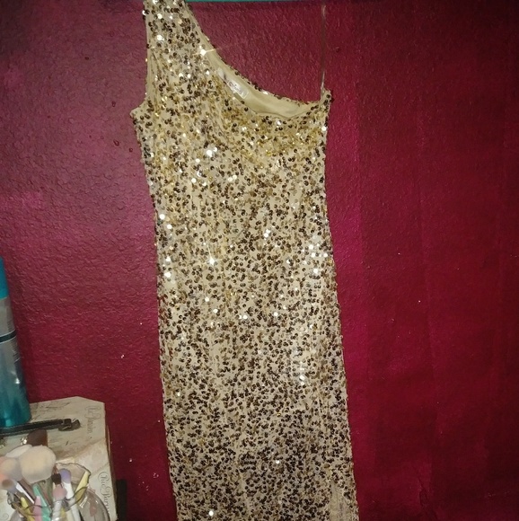 Gold dress - Picture 1 of 1